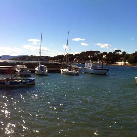 Apartment With One Bedroom In Raphael With Enclosed Garden And Wifi 900 M From The Beach