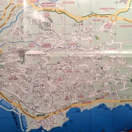 With One Bedroom In Raphael With Enclosed Garden And Wifi 900 M From The Beach Apartment *